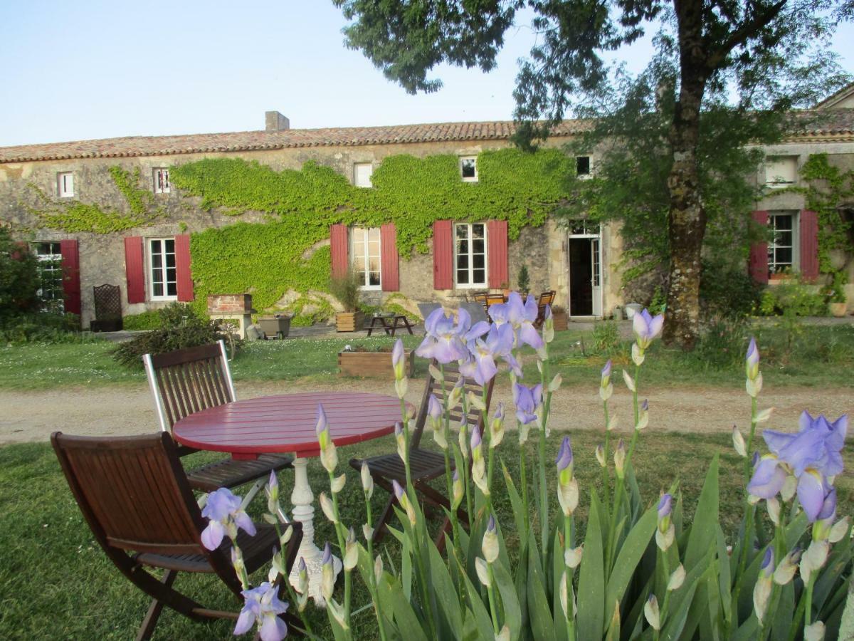 Logis De Bois Roche Villa Saint-Bonnet-sur-Gironde Exterior photo