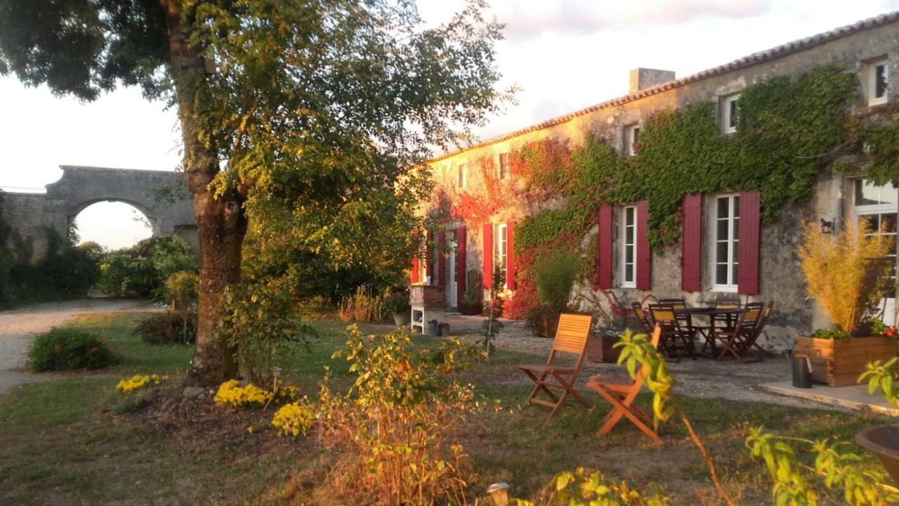 Logis De Bois Roche Villa Saint-Bonnet-sur-Gironde Exterior photo